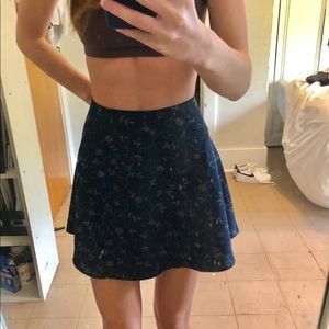 Urban Outfitters navy print mini skirt size 0